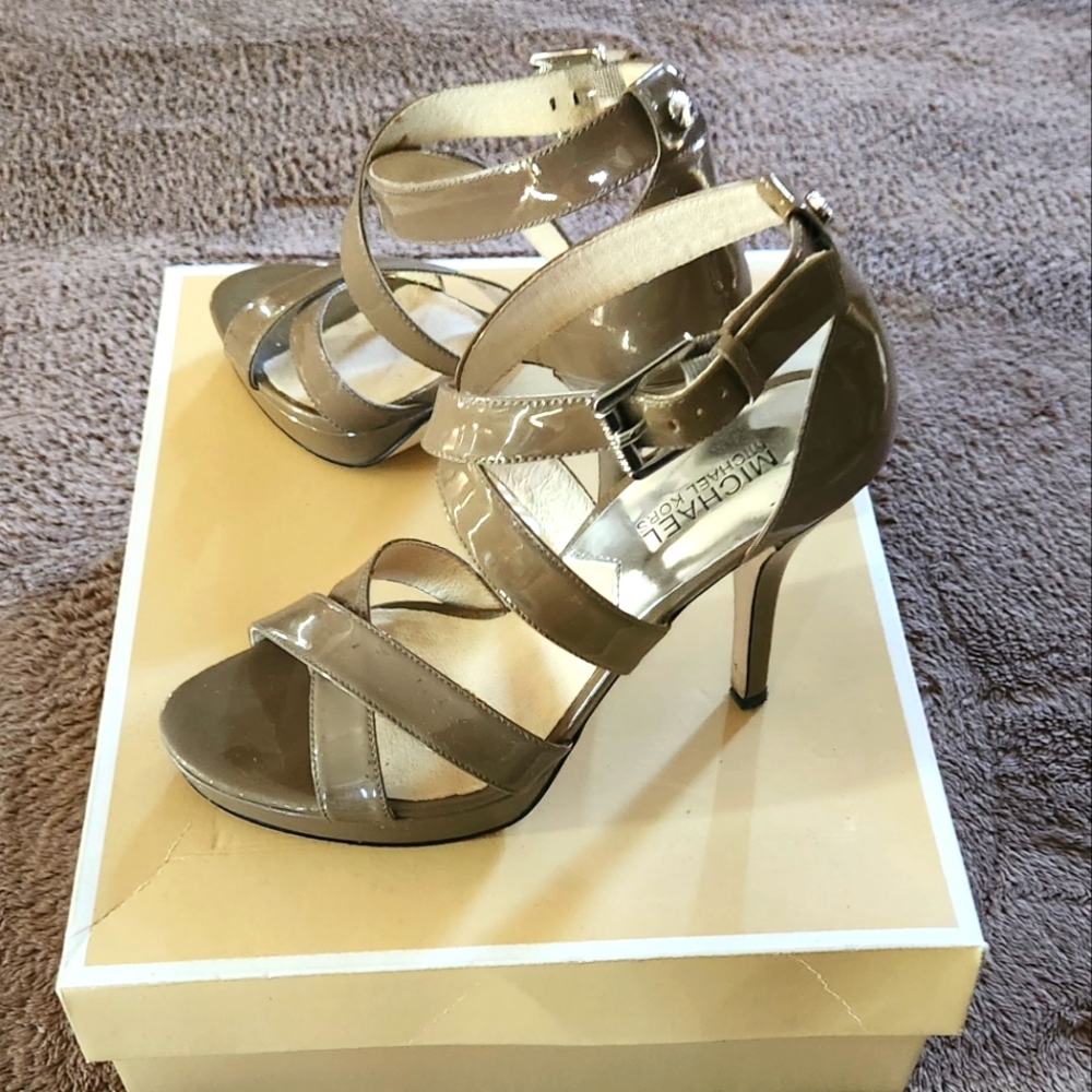 Michael Michael Kors heels size 7 color cinder